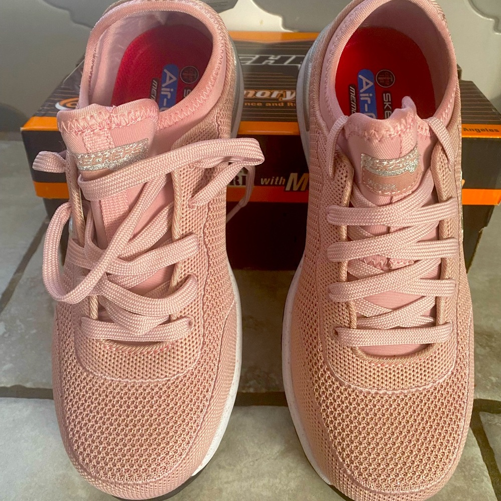 Sketchers work shoes